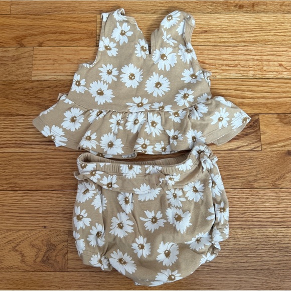 12-18m Two Piece Floral Baby Gap Set - Picture 1 of 3